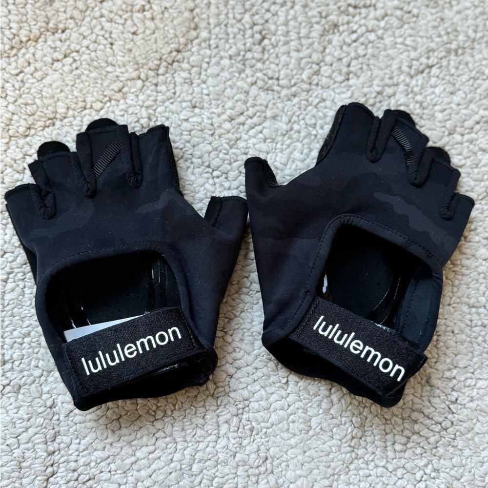 Lululemon Uplift Training Gloves